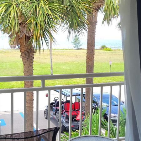 Manatee, Studio202, Beach Steps Away! Pool+Wifi Ръскин Екстериор снимка
