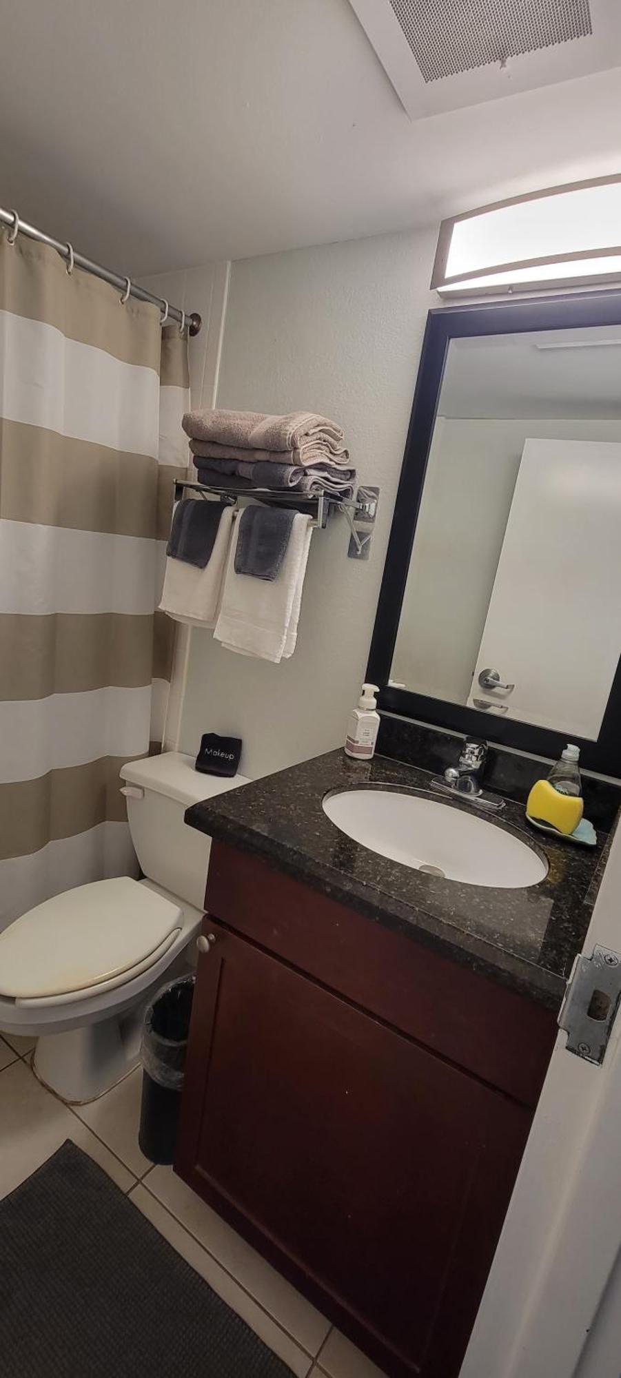 Manatee, Studio202, Beach Steps Away! Pool+Wifi Ръскин Екстериор снимка